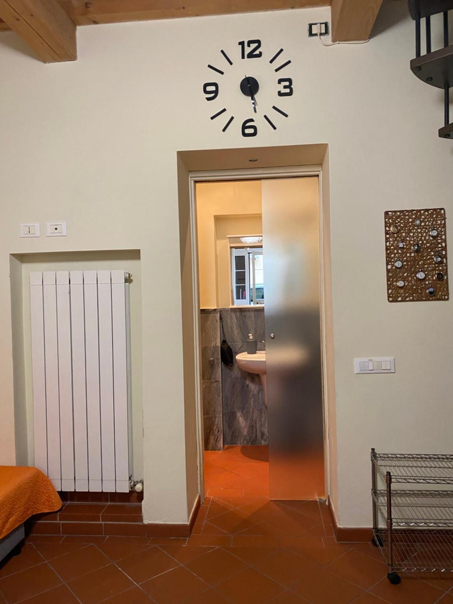 L'Orologio Matto Villa Marina Di Carrara Luaran gambar